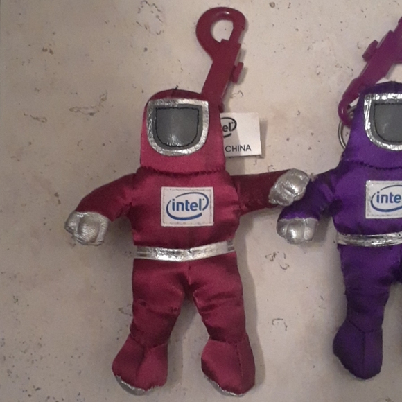 Intel Computer y2k Space Man Astronaut Keychains - Picture 2 of 5